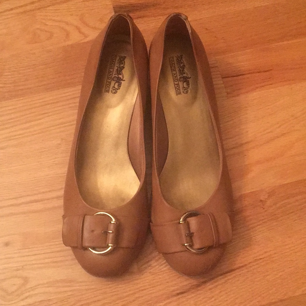Coach and four mini wedge